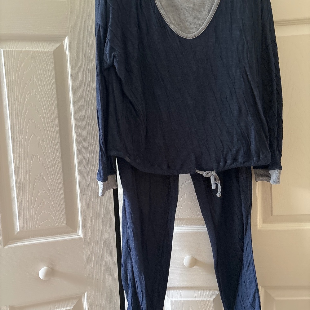 Women’s lounge or jogger set